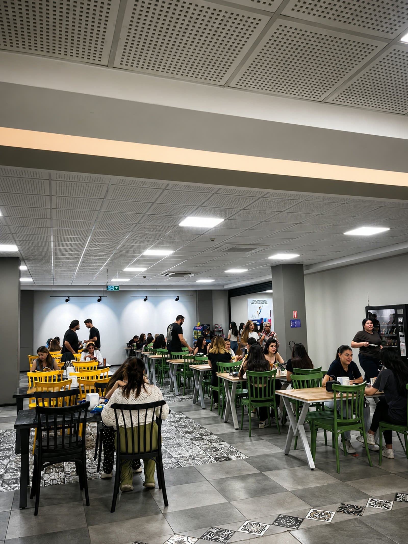 Diyarbakır'da Şerifoğulları Catering'in işlettiği modern yemekhane